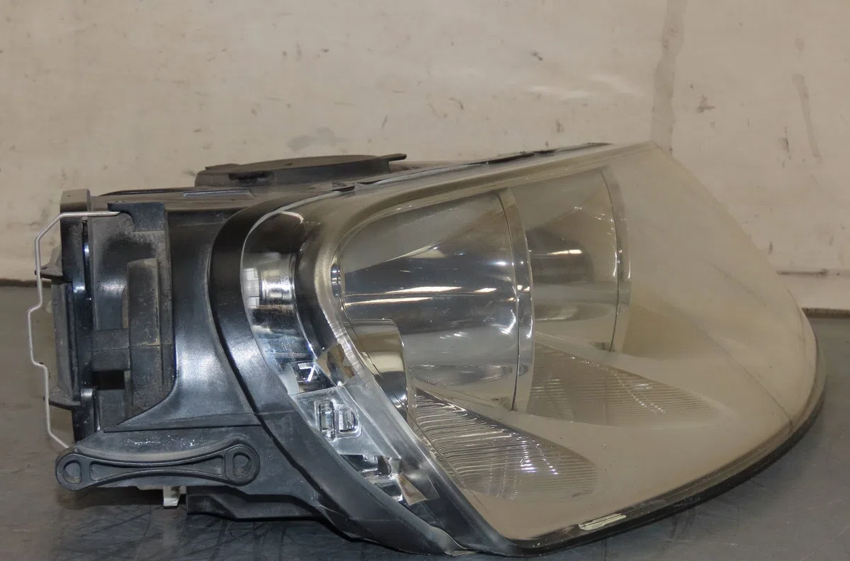Phare droit Volkswagen TOUAREG (7LA, 7L6, 7L7) 2.5 r5 tdi (2003-2010) occasion