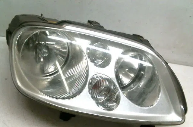 Phare droit Volkswagen TOURAN (1T1, 1T2) 1.9 tdi (2003-2004) 5 portes occasion