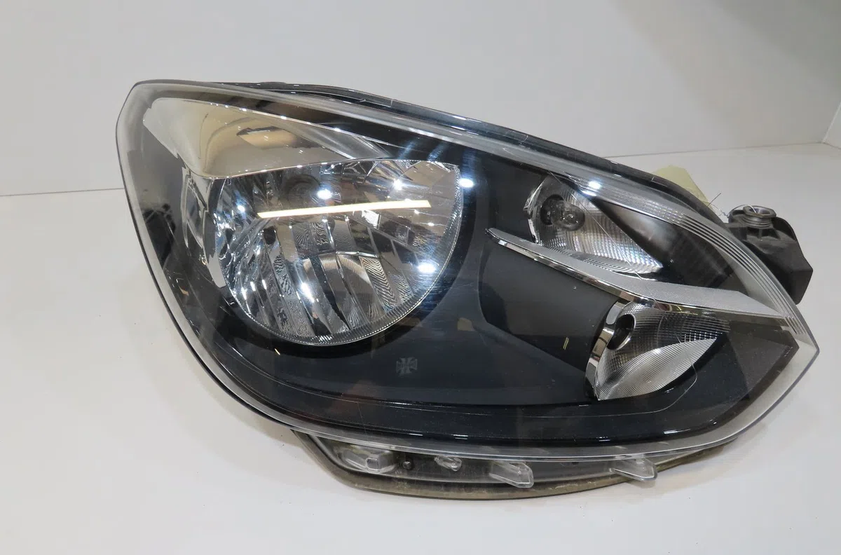 Phare droit Volkswagen UP! (121, 122, BL1, BL2, BL3, 123) 1.0 (2011-2020) 5 portes occasion