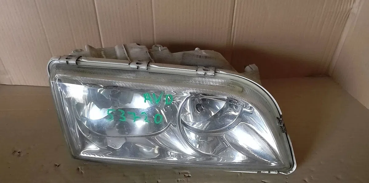 Phare droit Volvo S40 I (644) 1.9 di (1999-2000) occasion