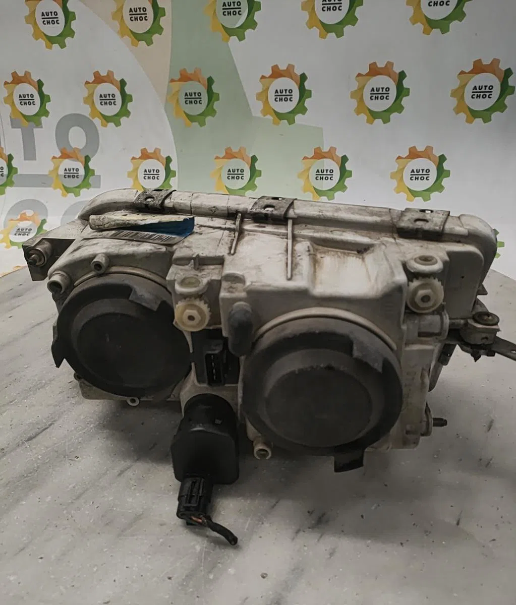 Phare droit VOLVO V 40 1 PHASE 1 BREAK occasion