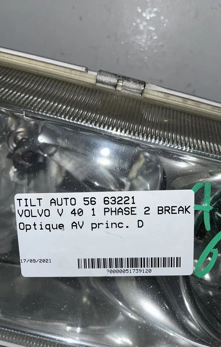 Phare droit Volvo V40 Break (645) 1.8 i (2001-2004) occasion