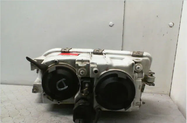 Phare droit Volvo V40 Break (645) 1.9 di (2000-2004) occasion