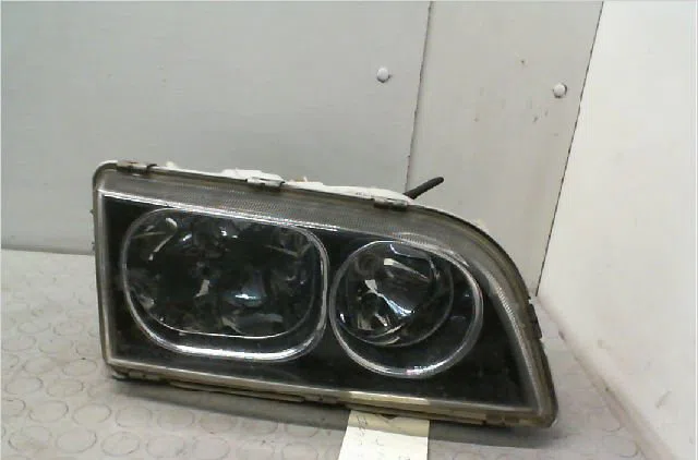 Phare droit Volvo V40 Break (645) 1.9 di (2000-2004) occasion