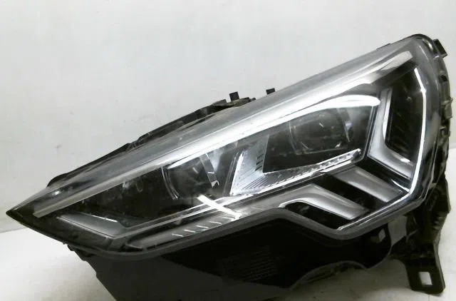 Phare gauche Audi Q3 Sportback (F3N) 35 tfsi mild hybrid (2019) occasion