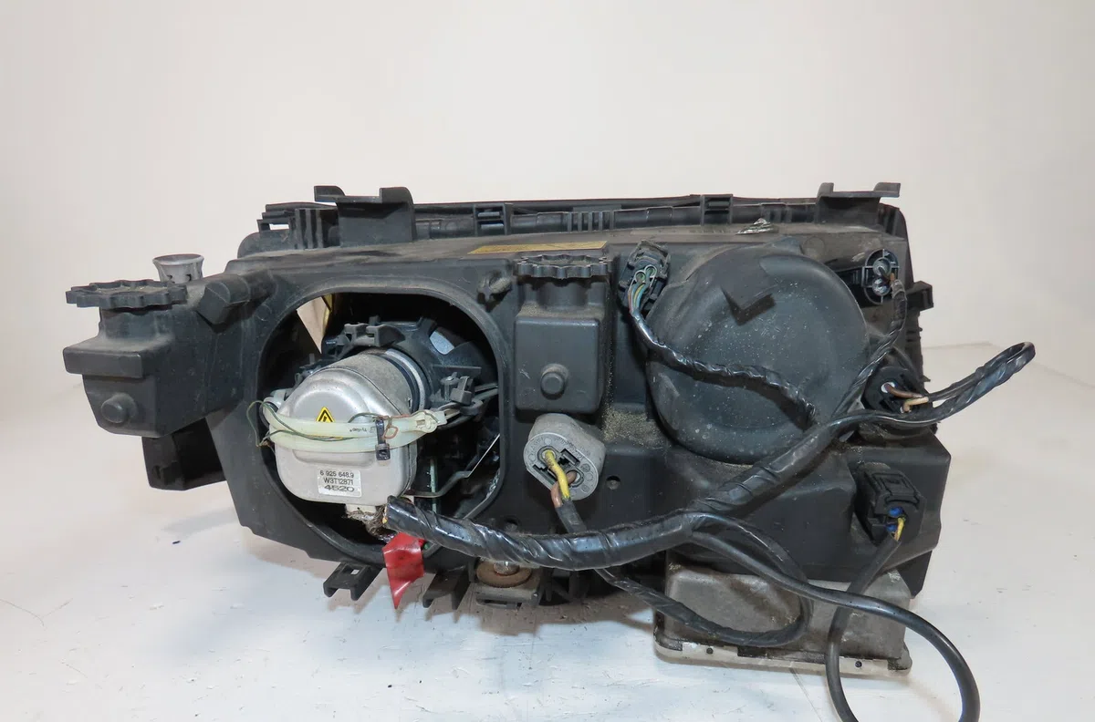 Phare gauche Bmw 3 (E46) 330 d (1999-2005) 4 portes occasion
