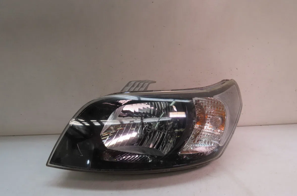 Phare gauche Chevrolet AVEO - KALOS 3-5 portes (T250, T255) 1.2 (2008) 5 portes occasion