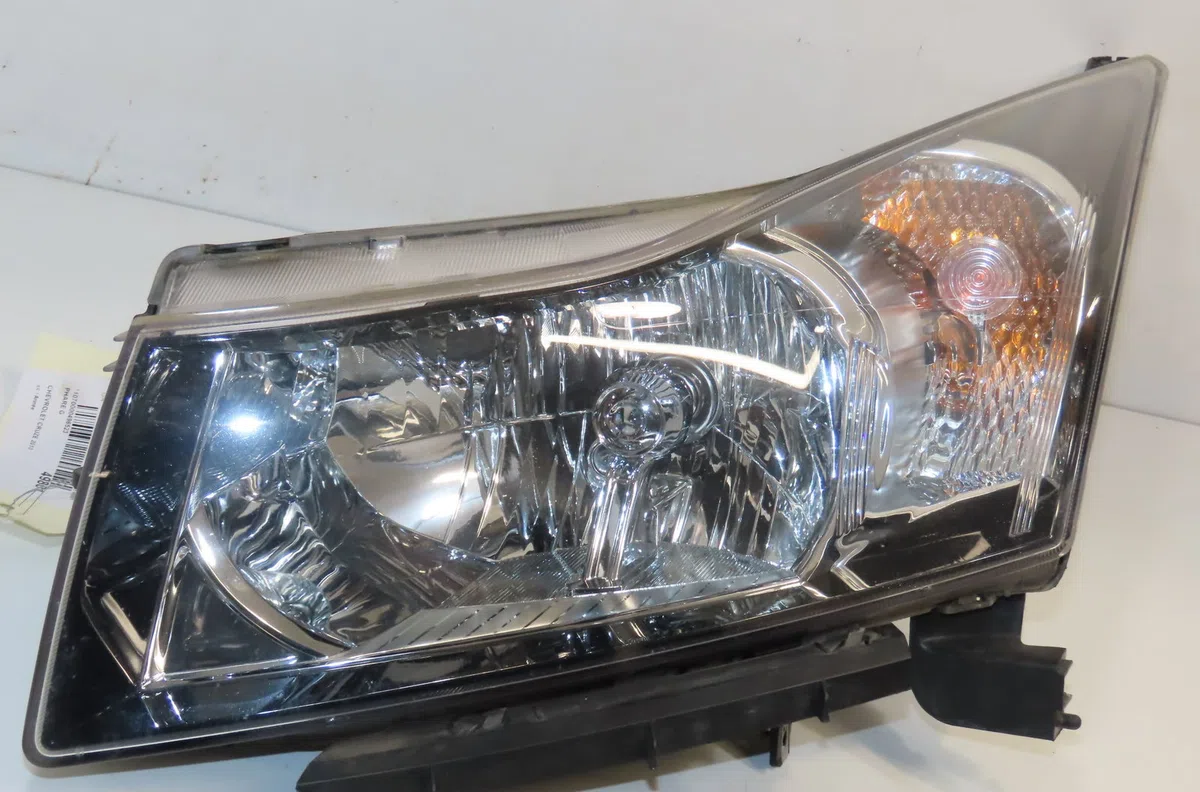 Phare gauche Chevrolet CRUZE (J300) 1.8 (2009) occasion