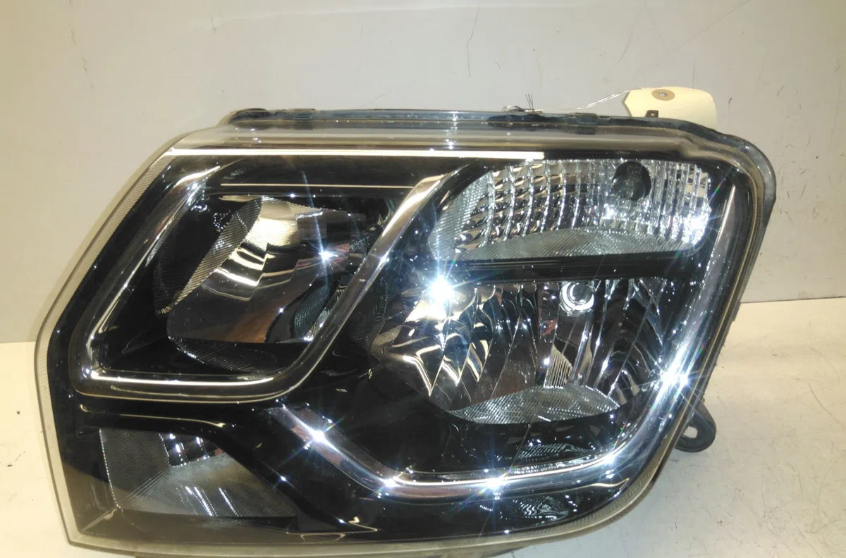 Phare gauche DACIA DUSTER I occasion