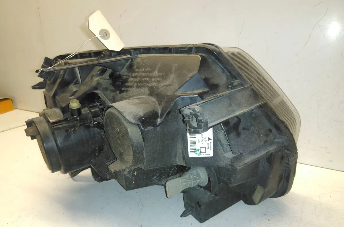 Phare gauche DACIA DUSTER I occasion