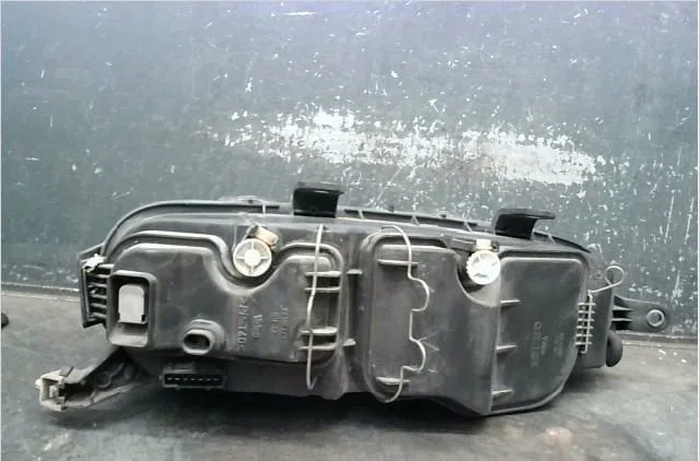 Phare gauche Fiat PUNTO (188_) 1.2 60 (188.030, .050, .130, .150, .230, .250) (1999-2010) occasion