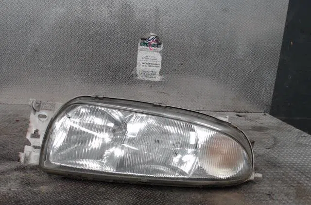 Phare gauche Ford FIESTA IV (JA_, JB_) 1.25 i 16v (1995-2002) 5 portes occasion
