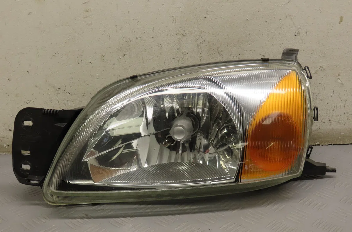 Phare gauche Ford FIESTA IV (JA_, JB_) 1.25 i 16v (1995-2002) 5 portes occasion