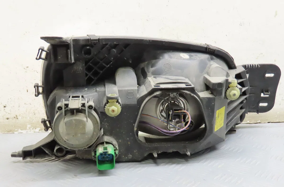 Phare gauche Ford FIESTA IV (JA_, JB_) 1.25 i 16v (1995-2002) 5 portes occasion
