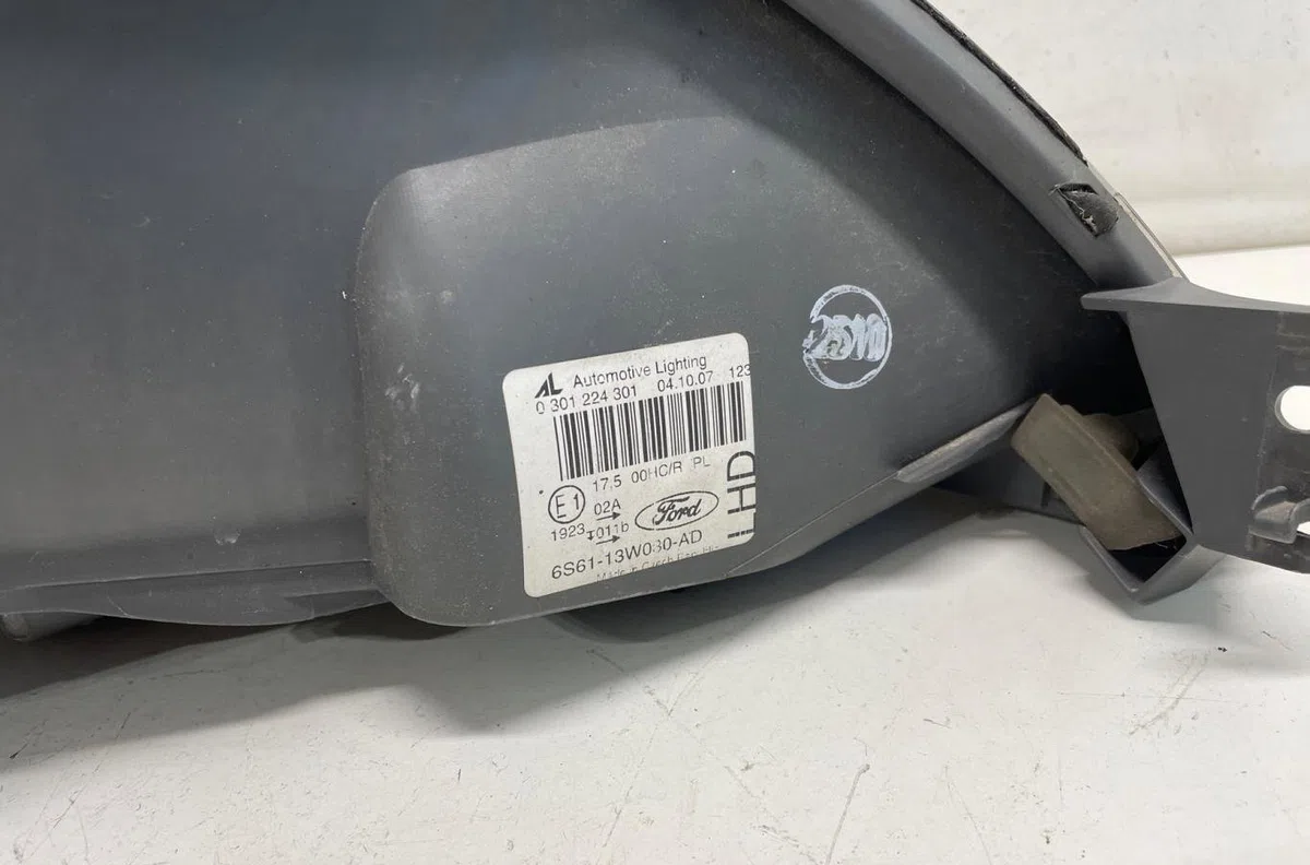 Phare gauche Ford FIESTA V (JH_, JD_) 1.4 tdci (2001-2008) 5 portes occasion
