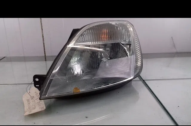Phare gauche Ford FIESTA V (JH_, JD_) 1.6 16v (2001-2008) occasion