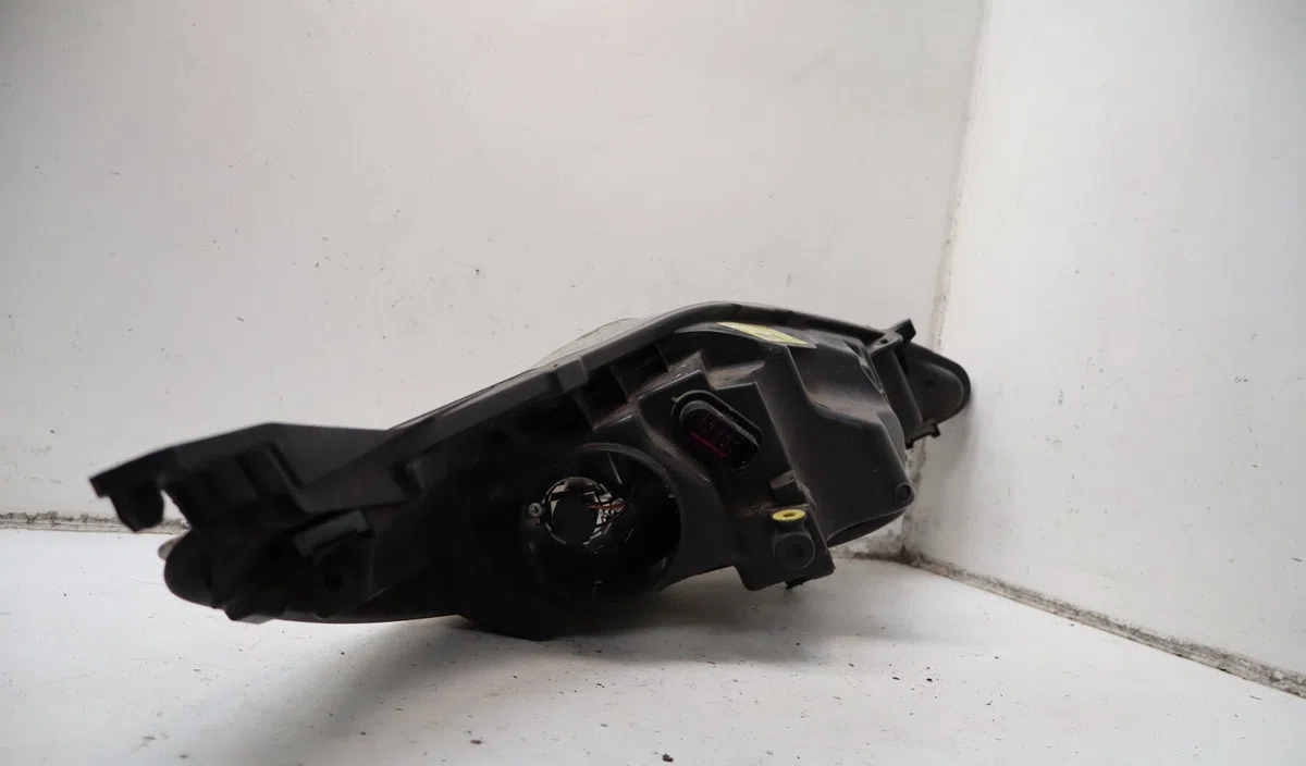 Phare gauche Ford FIESTA VI (CB1, CCN) 1.4 tdci (2010-2012) 3 portes occasion