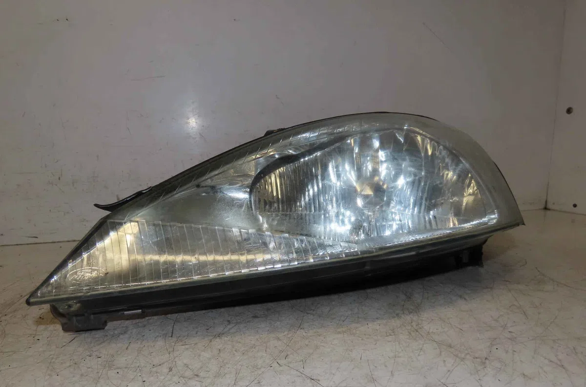 Phare gauche FORD FOCUS I occasion