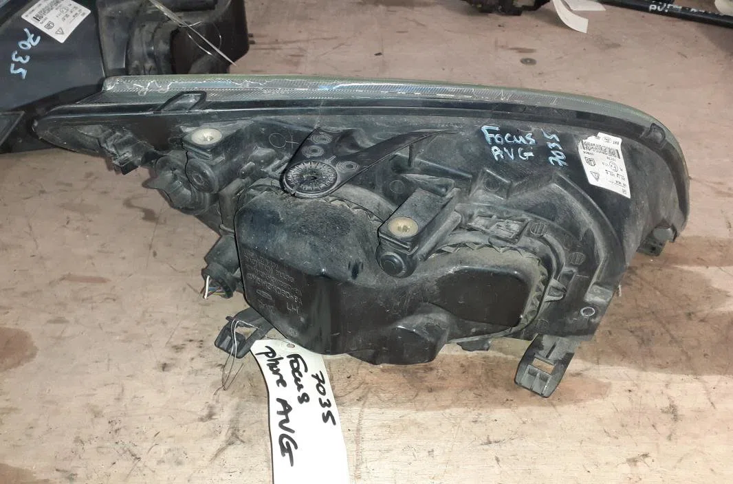 Phare gauche Ford FOCUS II (DA_, HCP, DP) 1.8 tdci (2005-2012) occasion