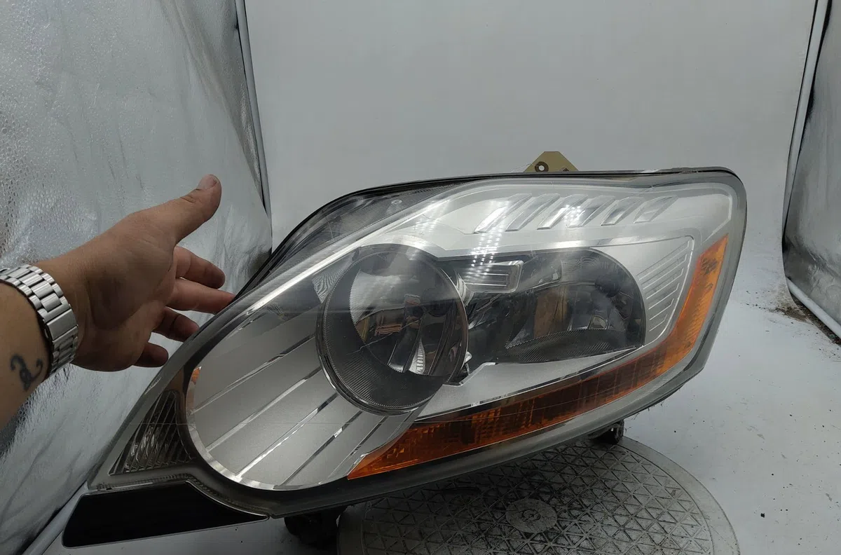 Phare gauche FORD KUGA I occasion