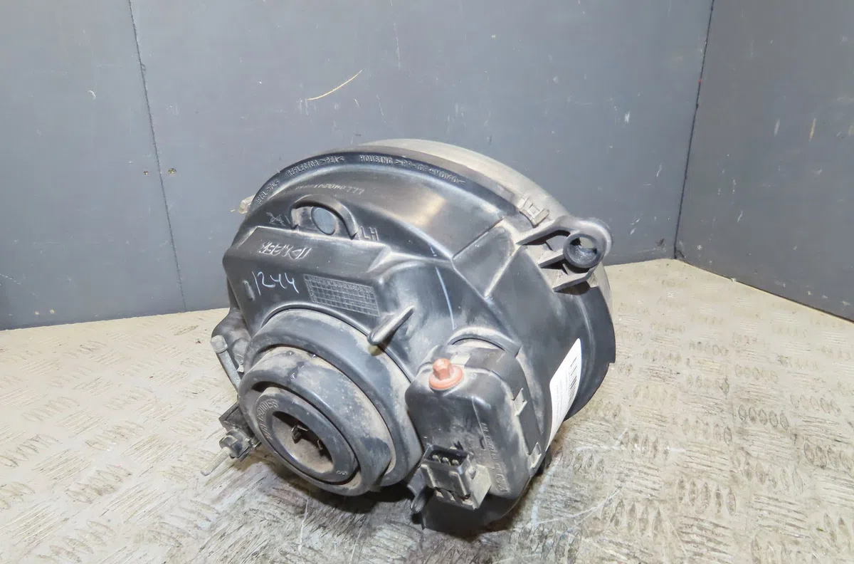 Phare gauche Jeep CHEROKEE (KJ) 2.8 crd 4x4 (2004-2008) occasion