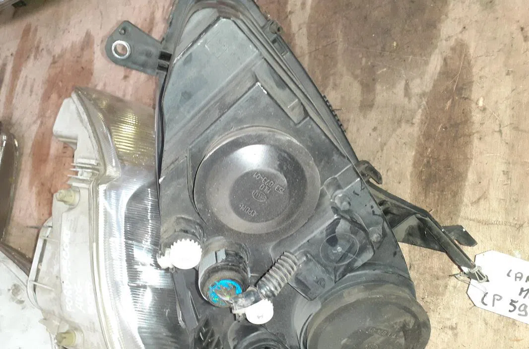 Phare gauche Lancia MUSA (350_) 1.6 d multijet (350.axh1a) (2008-2012) occasion