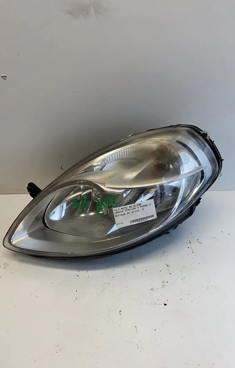 Phare gauche Lancia YPSILON (843_) 1.3 d multijet (843.axf11, 843.axf1a, 843.axm11,... (2006-2011) occasion
