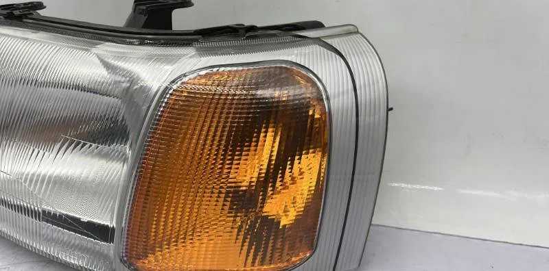 Phare gauche LAND ROVER FREELANDER 1 PHASE 1 occasion