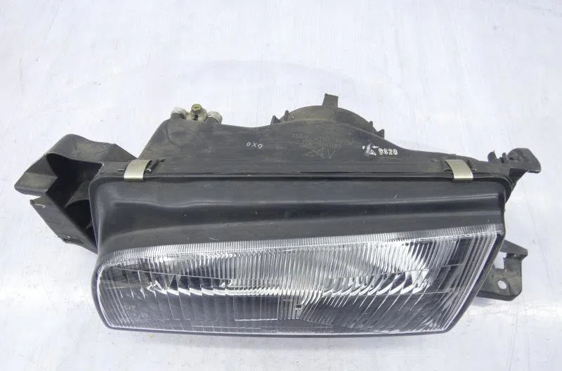 Phare gauche MAZDA 323 4 PHASE 2 occasion