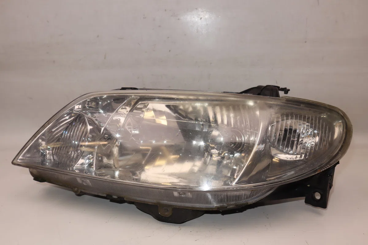 Phare gauche Mazda 323 F VI (BJ) 2.0 td (1998-2001) 5 portes occasion