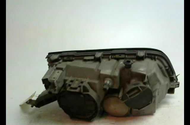 Phare gauche Mercedes-benz CLASSE C (W202) C 230 (202.023) (1996-1997) occasion