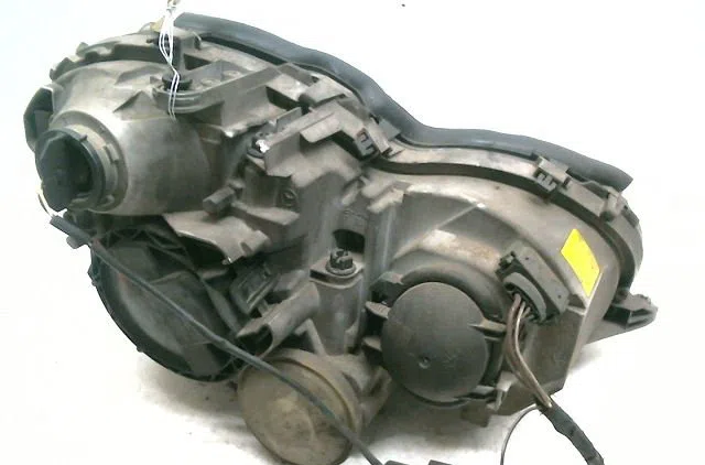 Phare gauche Mercedes-benz CLASSE C (W203) C 220 cdi (203.006) (2000-2007) 4 portes occasion