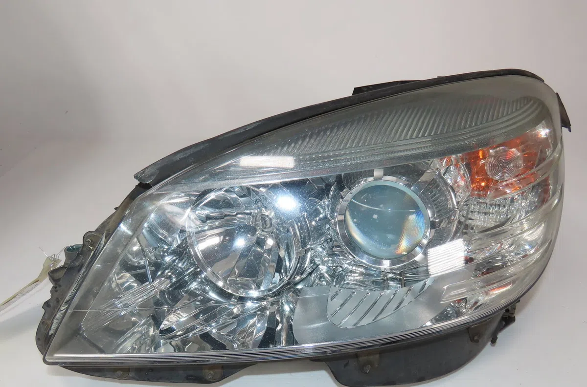 Phare gauche Mercedes-benz CLASSE C (W204) C 200 cdi (204.007, 204.006) (2007-2009) occasion