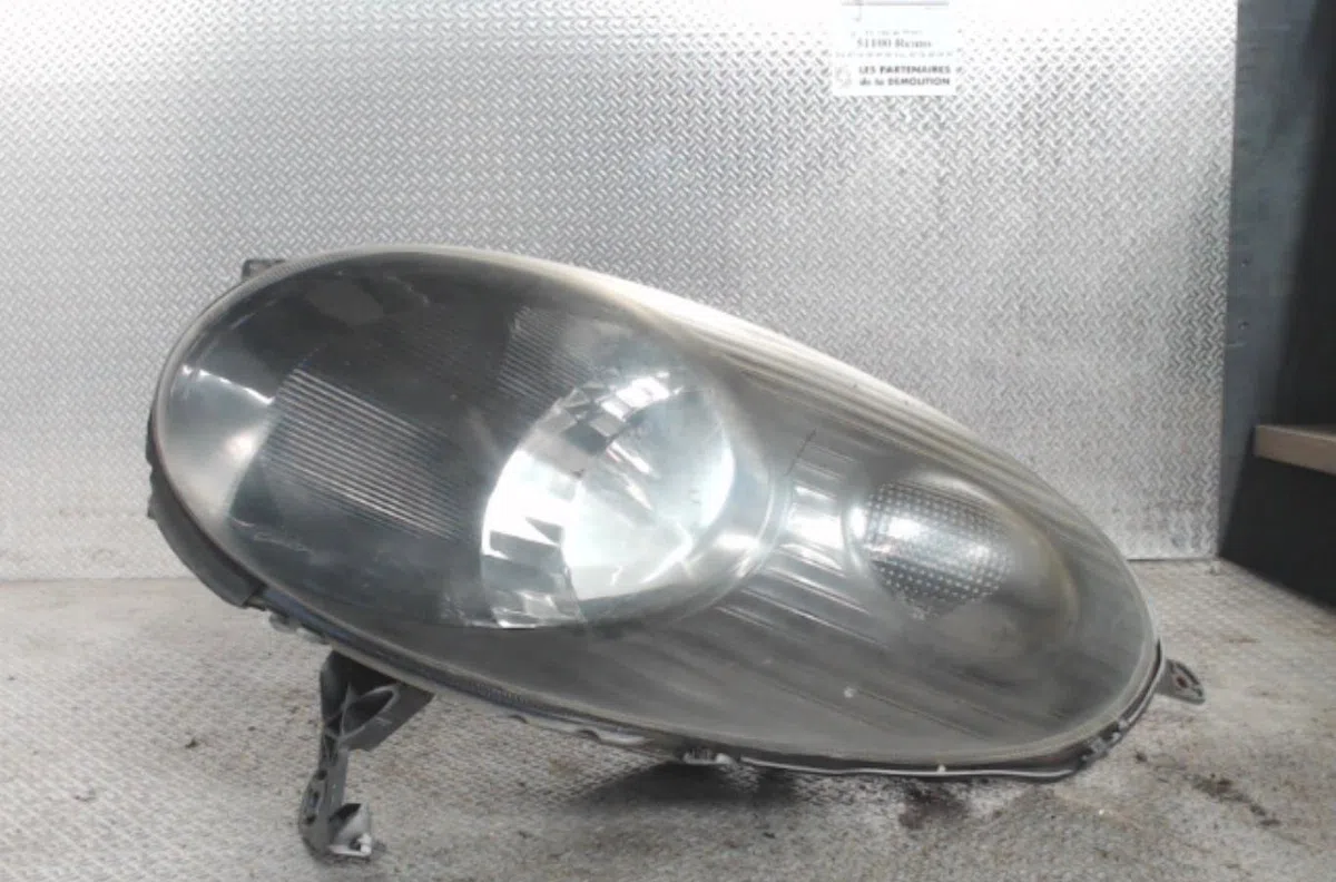Phare gauche Nissan MICRA III (K12) 1.5 dci (2003-2010) occasion