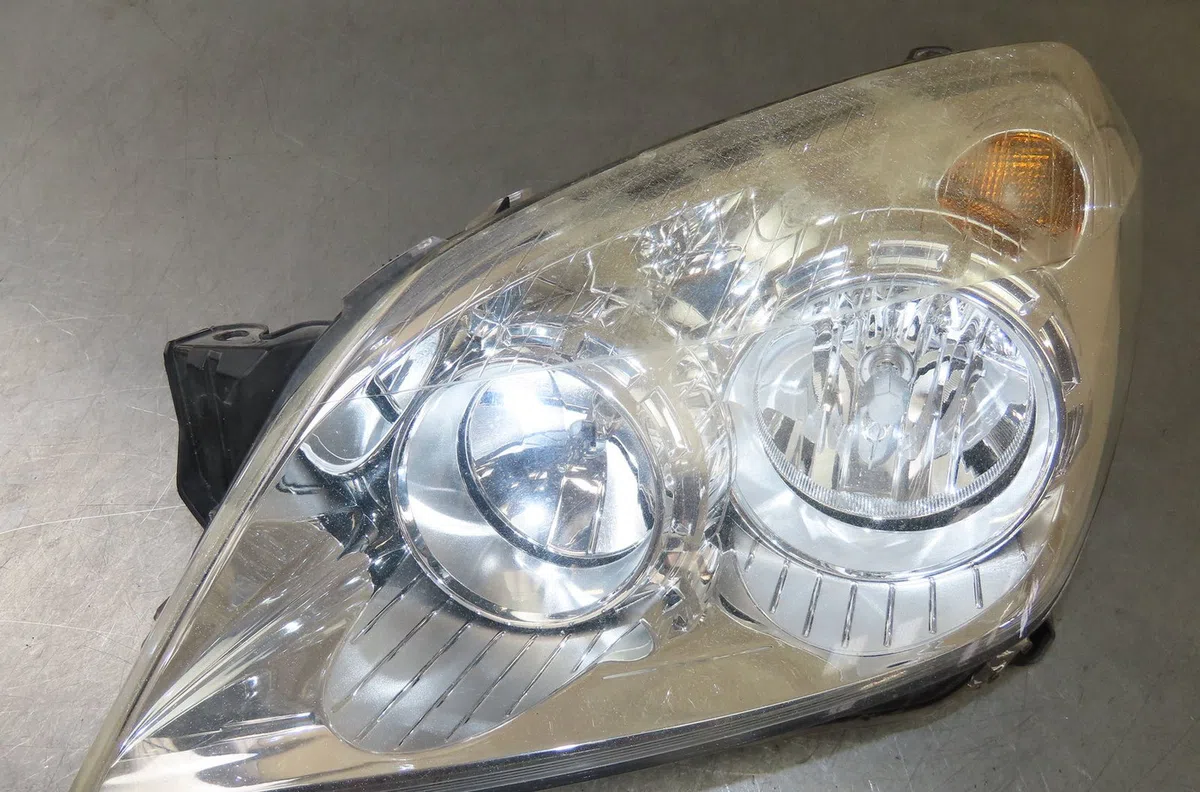 Phare gauche Opel ASTRA H Break (A04) 1.3 cdti (l35) (2005-2010) 5 portes occasion