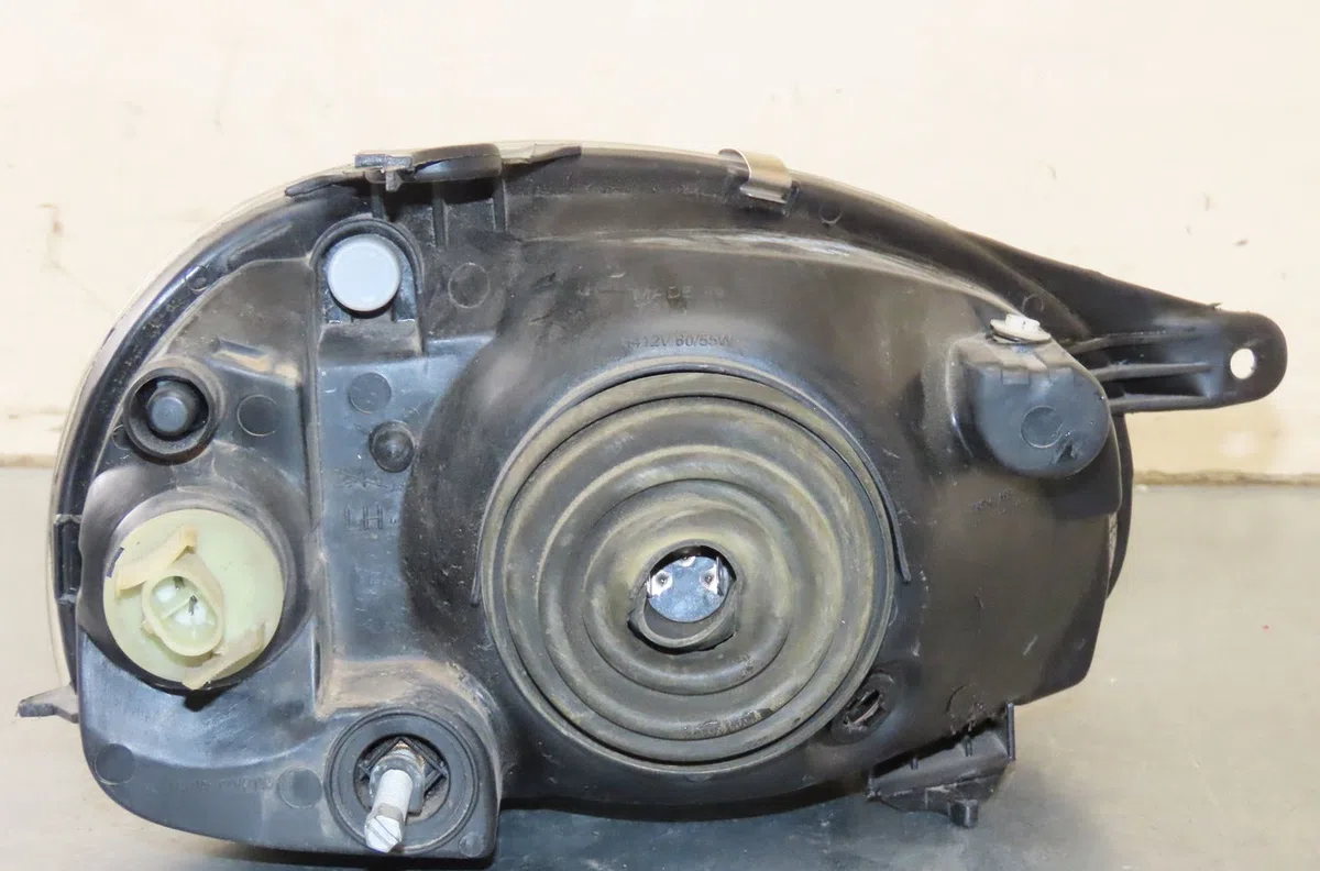 Phare gauche Opel CORSA B (S93) 1.4 i (f08, f68, m68) (1993-2000) occasion