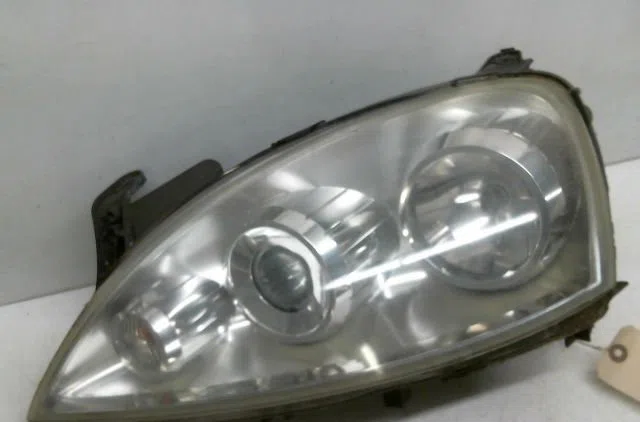 Phare gauche Opel CORSA C (X01) 1.2 (f08, f68) (2000-2009) occasion