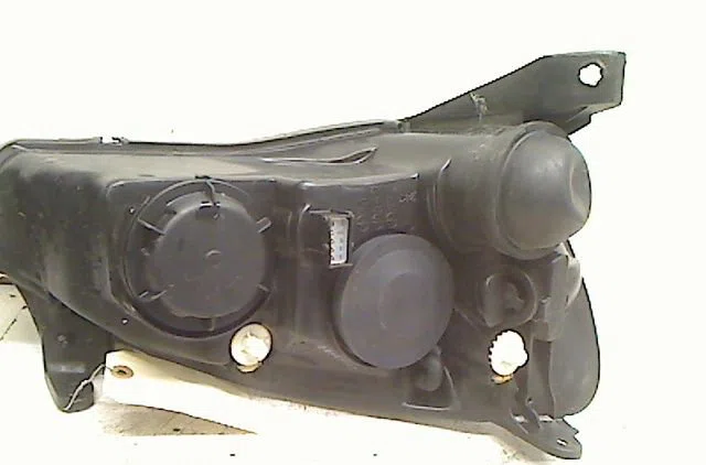 Phare gauche Opel CORSA C (X01) 1.3 cdti (f08, f68) (2003-2009) occasion