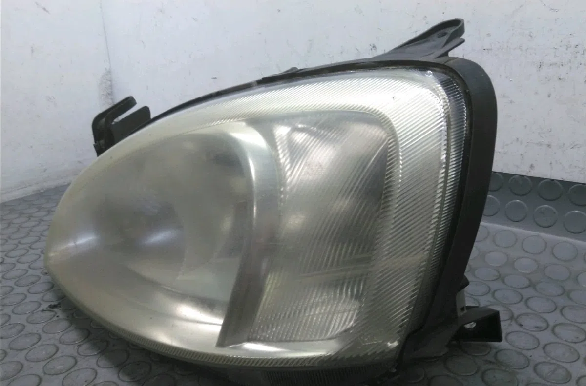 Phare gauche Opel CORSA C (X01) 1.4 (f08, f68) (2000-2009) occasion