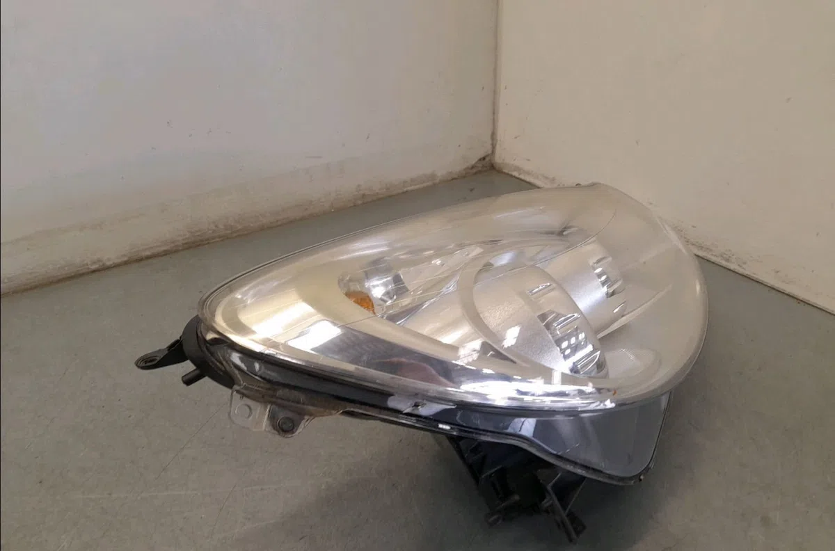Phare gauche Opel CORSA D (S07) 1.3 cdti (l08, l68) (2006-2014) 3 portes occasion