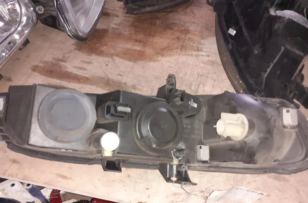 Phare gauche Opel VECTRA B (J96) 1.6 i 16v (f19) (1995-2002) occasion