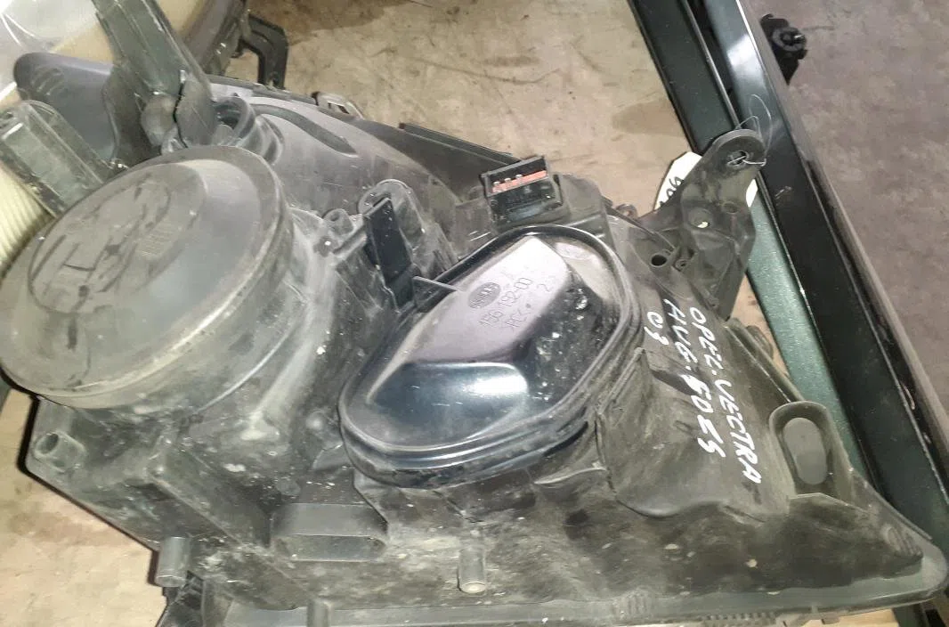 Phare gauche Opel VECTRA C GTS (Z02) 2.2 dti 16v (f68) (2002-2006) occasion