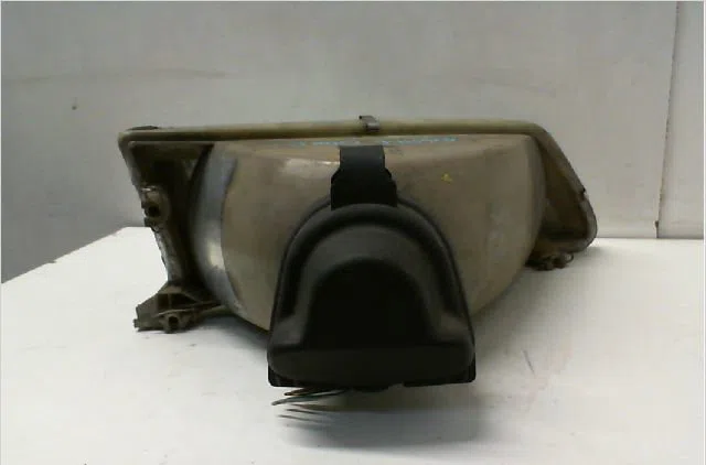 Phare gauche PEUGEOT 106  1.0i occasion