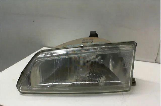 Phare gauche PEUGEOT 106  1.0i occasion