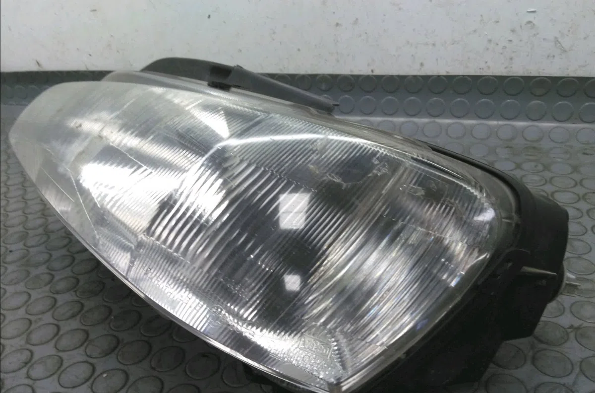 Phare gauche Peugeot 106 I (1A, 1C) 1.0 (1991-1996) occasion