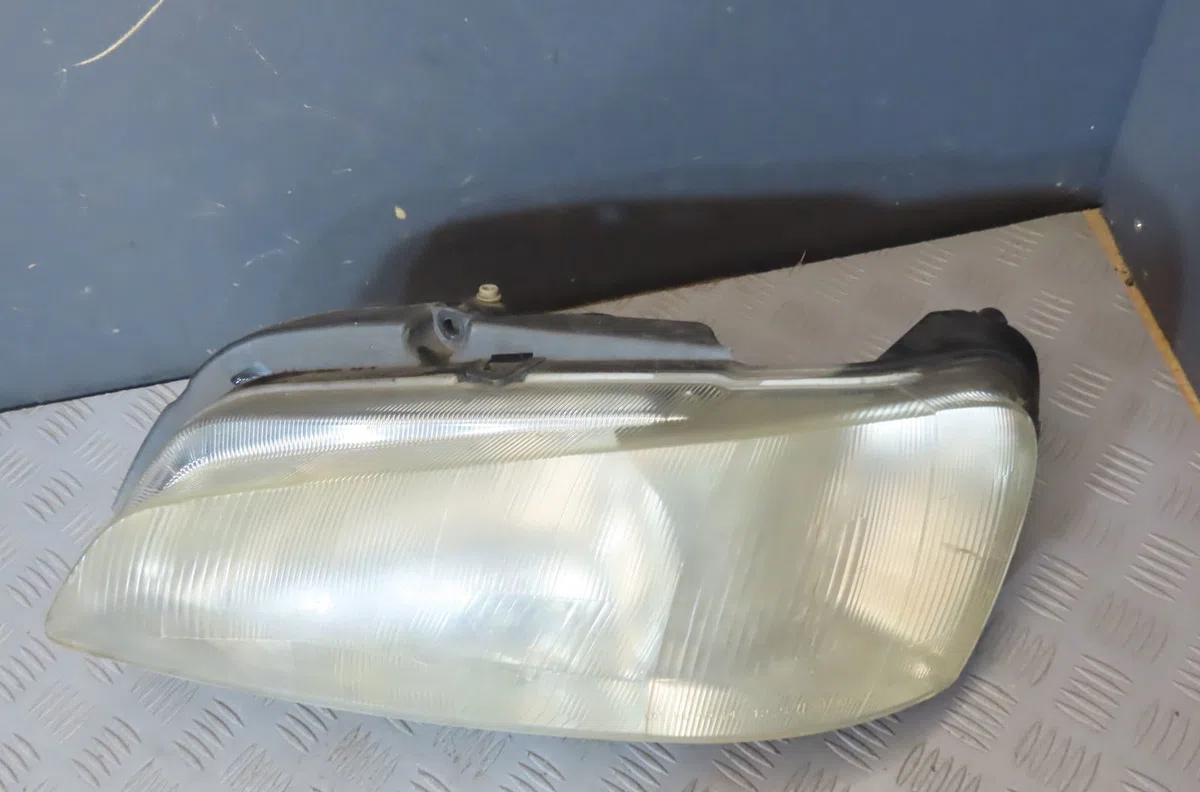 Phare gauche Peugeot 106 II (1A_, 1C_) 1.4 i (1996-2004) occasion