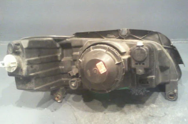 Phare gauche Peugeot 106 II (1A_, 1C_) 1.5 d (1998-2004) 3 portes occasion