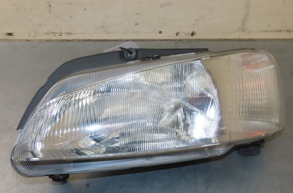 Phare gauche Peugeot 107 (PM_, PN_) 1.0 (2005-2014) 3 portes occasion