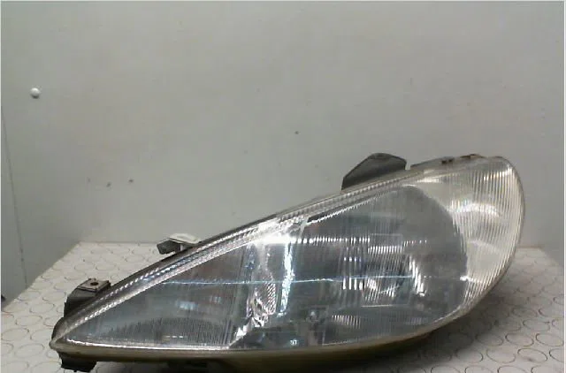 Phare gauche PEUGEOT 206 1.4i occasion