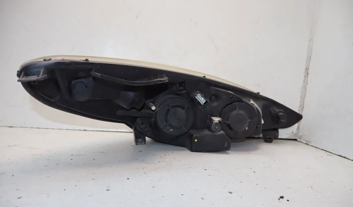 Phare gauche Peugeot 206 (2L_, 2M_) 1.4 i (2lkfwa, 2mkfwa) (2009-2013) 3 portes occasion
